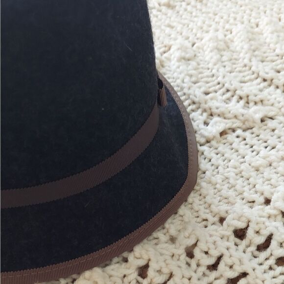 Black/Gray Saks 5th Avenue Wool Hat Size OS/TU S/M - Picture 12 of 12